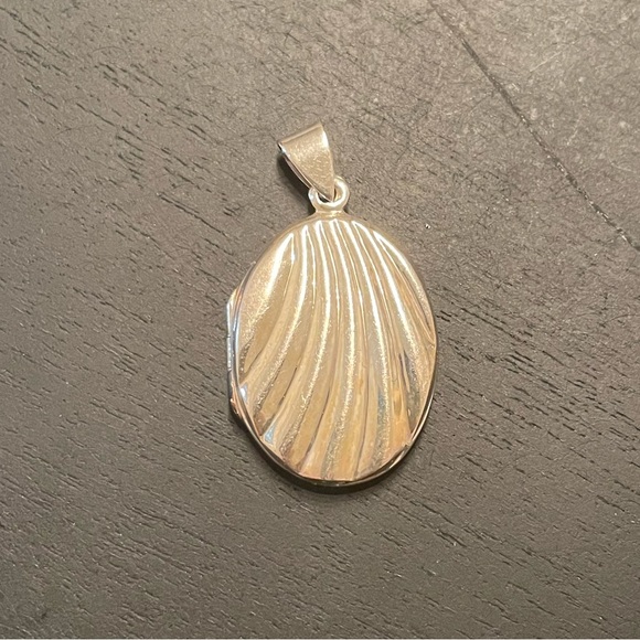 Silver Pendant - Picture 1 of 2